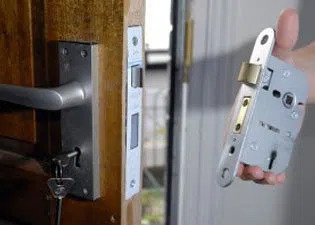 Aqua Locksmith Store Olmsted Falls, OH 440-387-5211 - 6-Locks-Replace